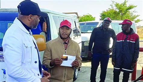 Jornal De Angola Notícias Mais De Mil Mototaxistas E Taxistas Beneficiam De Subvenção Da
