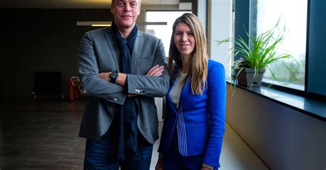 21 просмотр 2 года назад. Tom Coninx stampt samen met Vlaams parlementslid Els Ampe ...