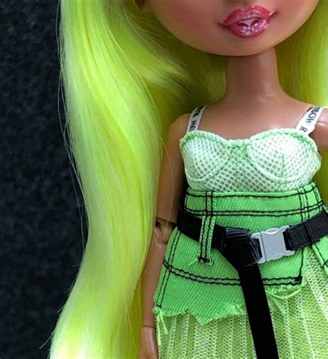 Inspired by italian rainbow cookies, but with a few twists, these perfectly pink cookies are an ideal treat. Rainbow High series 2 fashion dolls - YouLoveIt.com