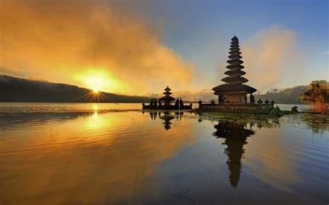 Setiap Wisatawan Indonesia Jika Berkunjung Ke Bali Harus Mengunjungi ...