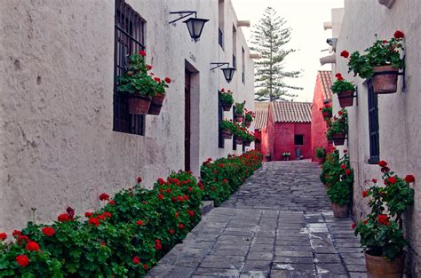 Arequipa La Ciudad Blanca De Perú Vagamundos Viajeros