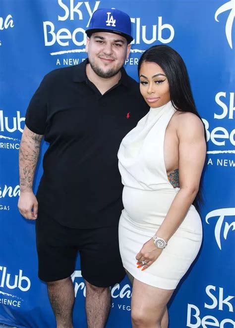 rob kardashian shows off slim figure in super cool snap and looks better than ever irish