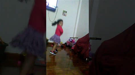Mi Hija Bailando Sus Ultimos Dias De Vacaciones Youtube