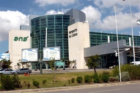 A forma fácil e rápida de encontrar tudo o que precisa para a sua este site é propriedade da ana, aeroportos de portugal, sa. Aeroporto de Lisboa - Portela - Como ir e vir do centro da ...