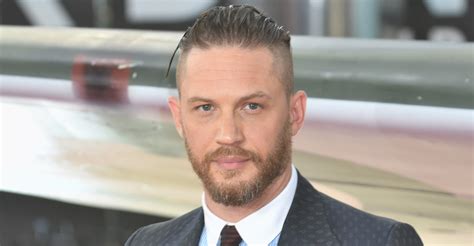 He has the right connections and now he's ready to use them. "Capone"-Trailer: Venom-Star Tom Hardy als irrer Gangster