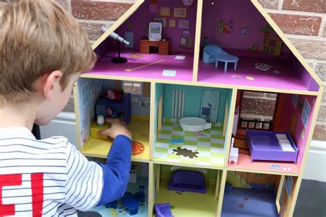 Peppa Pig Peppas Wooden Playhouse Review What The Redhead Said