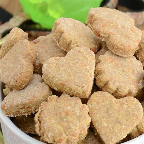 Chicken and Cheddar Dog Biscuits | Recipe | Dog recipes, Dog biscuits