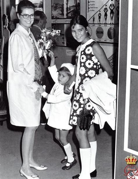 Donna carline kelley wedding pictures. Princess Grace with her daughters Caroline and Stephanie ...