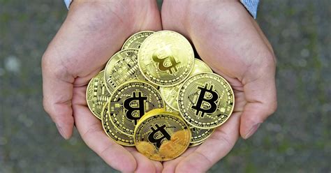 The price did recover reaching 16000 again on dec. Bitcoin piekt boven $60.000: ligt er een crash op de loer ...