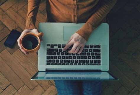 Selain itu, tugas dalam kasir juga melakukan penghitungan dalam sejumlah uang total dari hasil penjualan, serta mengenali barang yang paling laris pada saat terjual di tempat kerjanya. Contoh Surat Lamaran Kerja Freelance - HRasmi