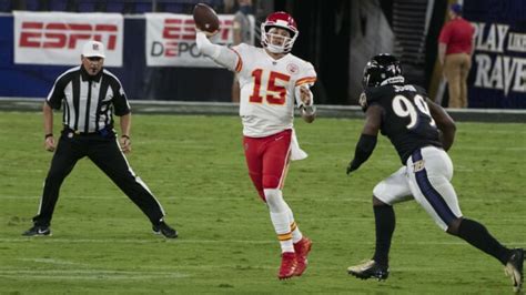 Watch Patrick Mahomes With Absolutely Insane Td Pass To Tyreek Hill
