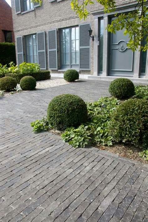 Tout d'abord, les briques permettent des. Allée de briques | Amenagement jardin