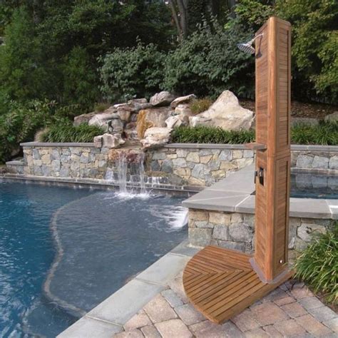 Outdoor Showers For Pools In 2020 Outdoor Pool Bathroom Outdoor