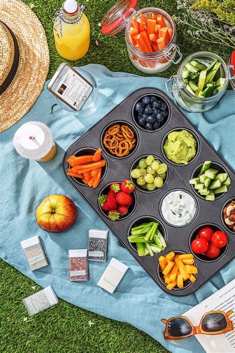 Mit den richtigen picknick ideen können sie nette stunden zu zweit oder im kreise ihrer familie verbringen und dabei die natur genießen. Mit diesen Picknick Ideen wirst Du zum Picknick Profi ...