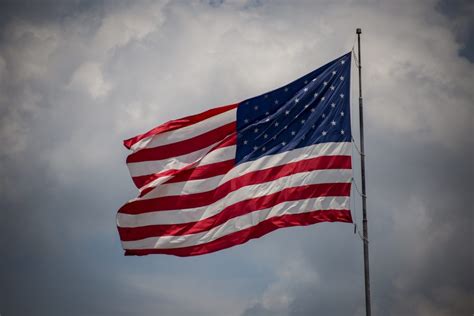 Veterans Protest Hampshire College Decision To Remove Us Flag From