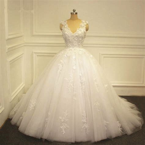 2017 Flowers Ball Gown A Line Wedding Dresses Lace Appliques White