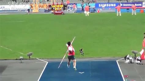 Speed in the legs can build up momentum in the run up so that the throw can javelin throwing. asian games. javelin throw. - YouTube