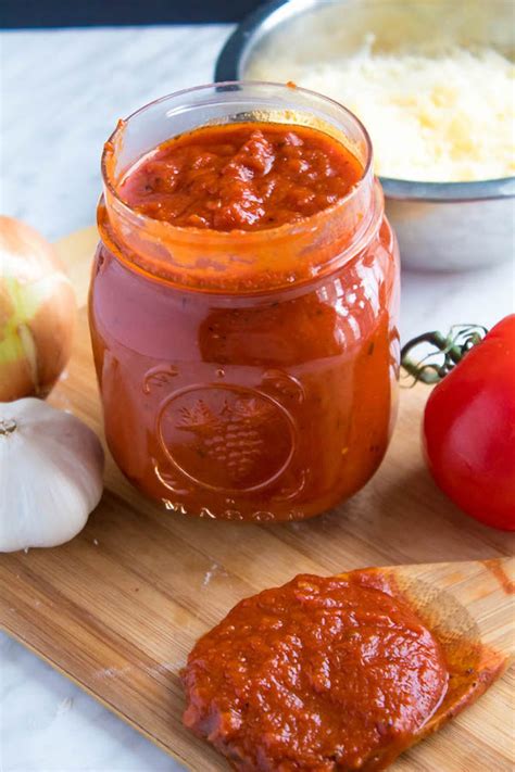 The Perfect Homemade Pizza Sauce ~ Recipe Queenslee Appétit