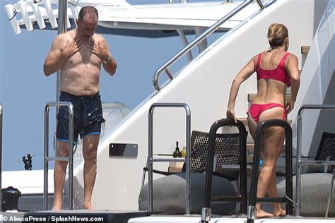 Shirtless Jerry Seinfeld 69 And Bikini Clad Wife Jessica 51 Holiday