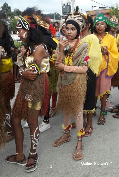 Pakaian Adat Papua Barat Keunikan Dan Nama Pakaian Adat Papua Barat Khas Indonesia