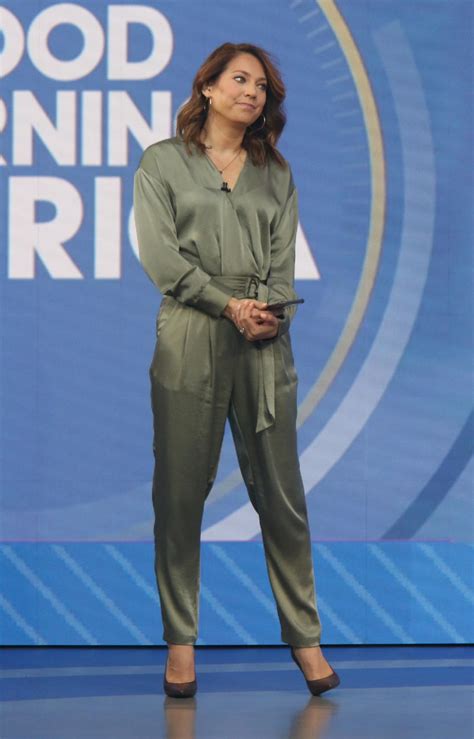 Ginger Zees Outfits Make A Splash On ‘gma See The Meteorologists Best Looks On The Show