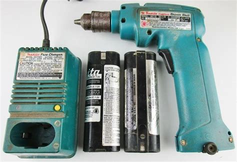 Vintage Makita 6071d Cordless Driver Drill Wcharger Dc7100 And 2