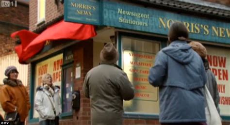 Old Coronation Street Set Boarded Up Ahead Of Demolition Daily Mail