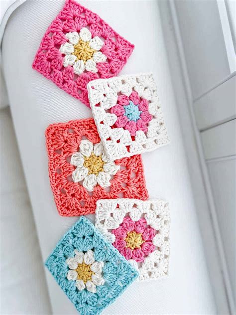 How To Crochet A Daisy Granny Square Step By Step Tutorial