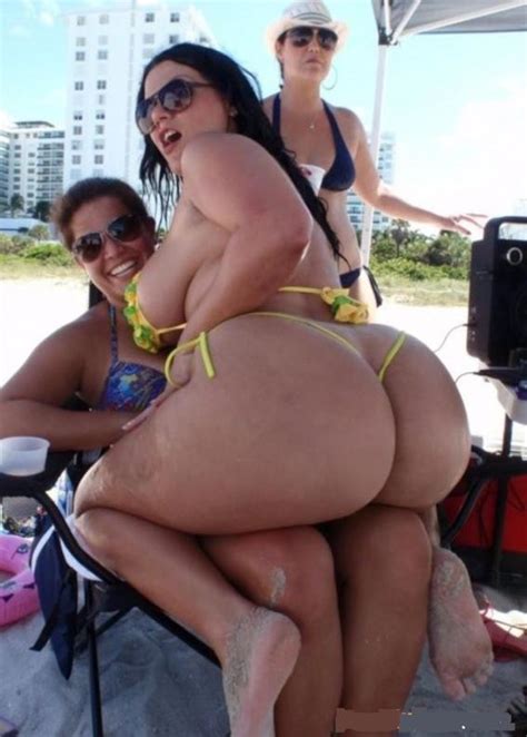 Who Is The Girl With Big Ass Wearing A Bikini In A Beach Angelina