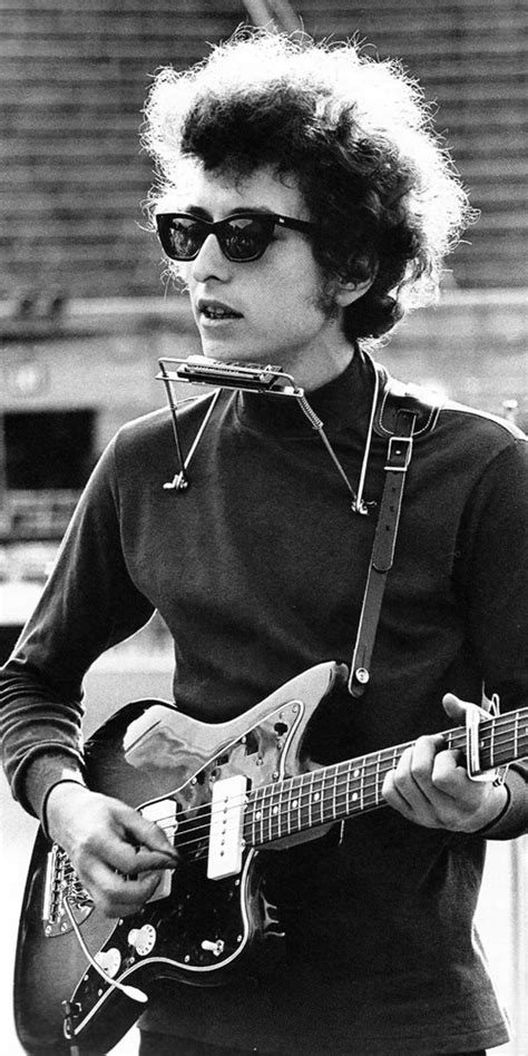 When bob dylan played the isle of wight festival in 1969when bob dylan played calling out to bob dylan, he wrote. Bob Dylan: 74 años de ser un huracán | e-consulta.com 2021