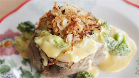 Technically, you can make baked potatoes with any type of potatoes. Broccoli Cheese Baked Potatoes | Recipe | Broccoli cheese bake, Food network recipes, Broccoli ...