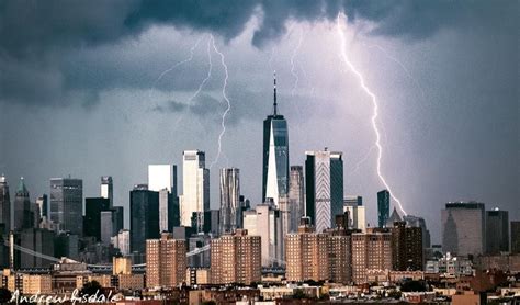 20 Epic Shots Of Last Nights Crazy Thunderstorm Over Nyc Secret Nyc