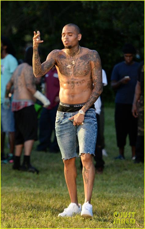 Chris Brown Goes Shirtless For New Music Video Shoot Photo Chris Brown Shirtless