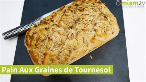 Une fois que le pain est bien coloré, le retirer du four et el laisser refroidir sur une grille. COMMENT FAIRE DU PAIN MAISON (Aux Graines de Tournesol ...