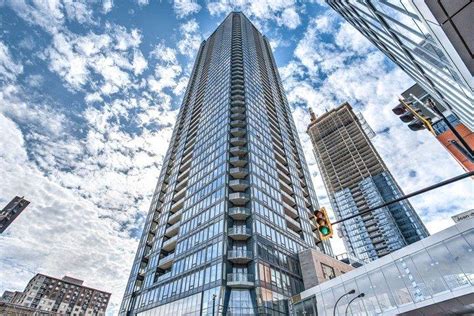 Downtown Montreal Unfurnished Condo In Tour Des Canadiens 2 Montreal