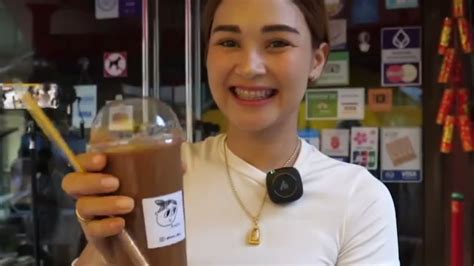 Coffee With Coconut Milk Hottest Street Food Vendor Bangkok Youtube
