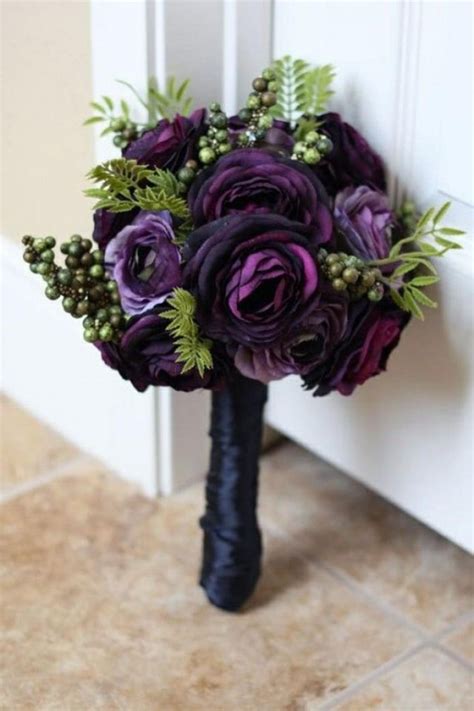 Best Dark Flowers For Your Statement Wedding Bouquet Weddingelation