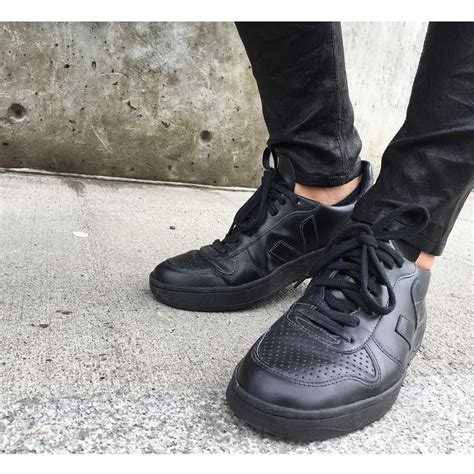 v-10-black-black-sole-in-2020-black,-all-black-sneakers,-all-black