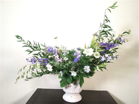 Crescent Shaped Flower Arrangement Oakland Ca Boutique Florist