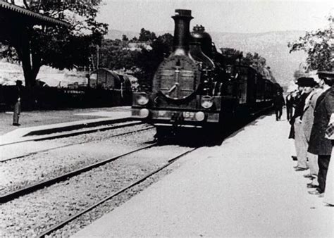 기차의 도착 뤼미에르 형제 1893년 미국의 토머스 에디슨이 키네마토스코프를 만들어 움직이는 사람의 영상을 보여줬다 곧