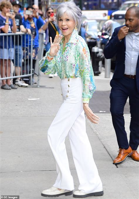 Jane Fonda 84 Cuts Youthful Figure Modeling Summery Blouse As She Swings By Good Morning