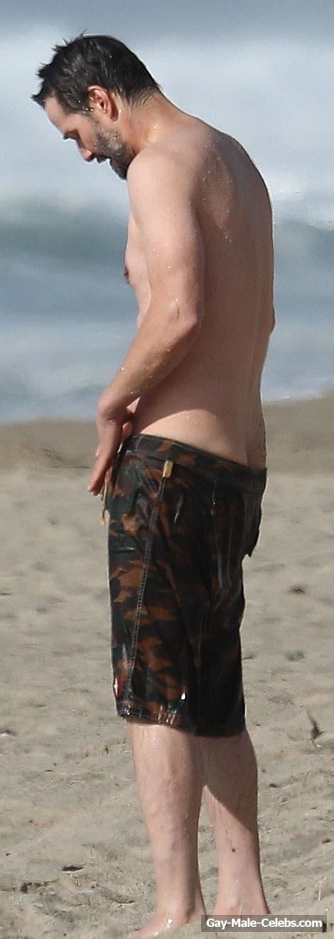 Keanu Reeves Ass Slip And Shirtless In Malibu The Men Men