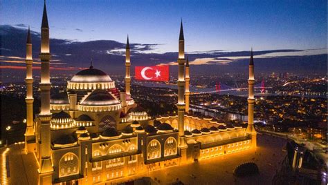 Rahmet kapılarının sonuna kadar aralandığı ramazan ayı, 2021 yılının ilk günlerini yaşadığımız bu günlerde merak konusu oldu. 2021 Ramazan hangi gün başlıyor? (Ramazan Bayramı ne zaman ...