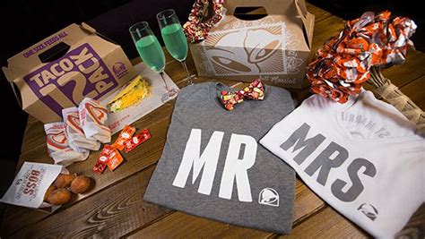 Couple Gets Married At Taco Bell In Las Vegas