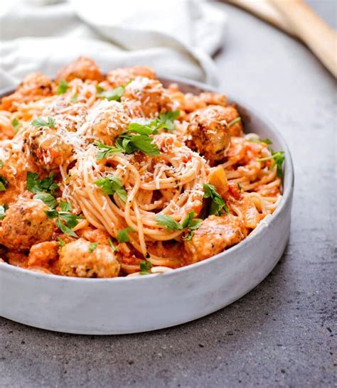 These asian inspired chicken meatballs come together so quickly and easily. HERBY CHICKEN MEATBALLS WITH SPAGHETTI - Pasta Grandé