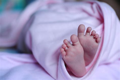 Wallpaper Id 294769 Baby Foot Blanket Newborn Child Skin Small 4k