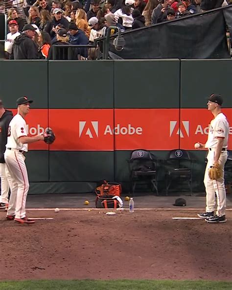 The Rogers Twins Get Ready Together In The Giants Bullpen Rbaseball