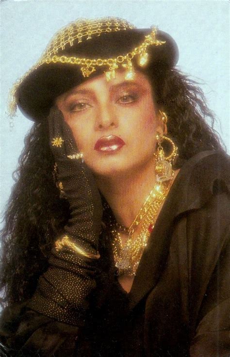 Pin By Nisareen On Bollywood 1980s Rekha Actress Beautiful