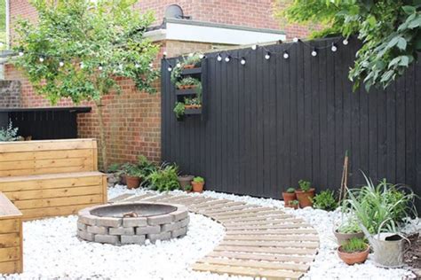Beautiful Black Garden Ideas 07 Garden Fence Paint Small Garden