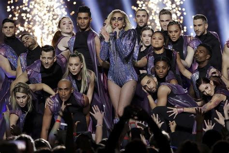 Espectacular Lady Gaga Deslumbra Con Todos Sus Looks En La Super Bowl